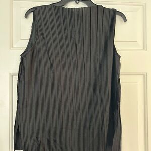 Zara Black Pleated Sleeveless Blouse